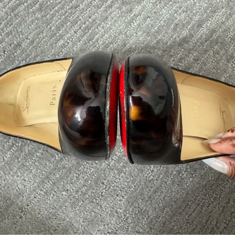 Christian Louboutin Ron Ron 100 Patent Calf Turtle Round Toe Heels, Size 39 - Picture 10 of 11